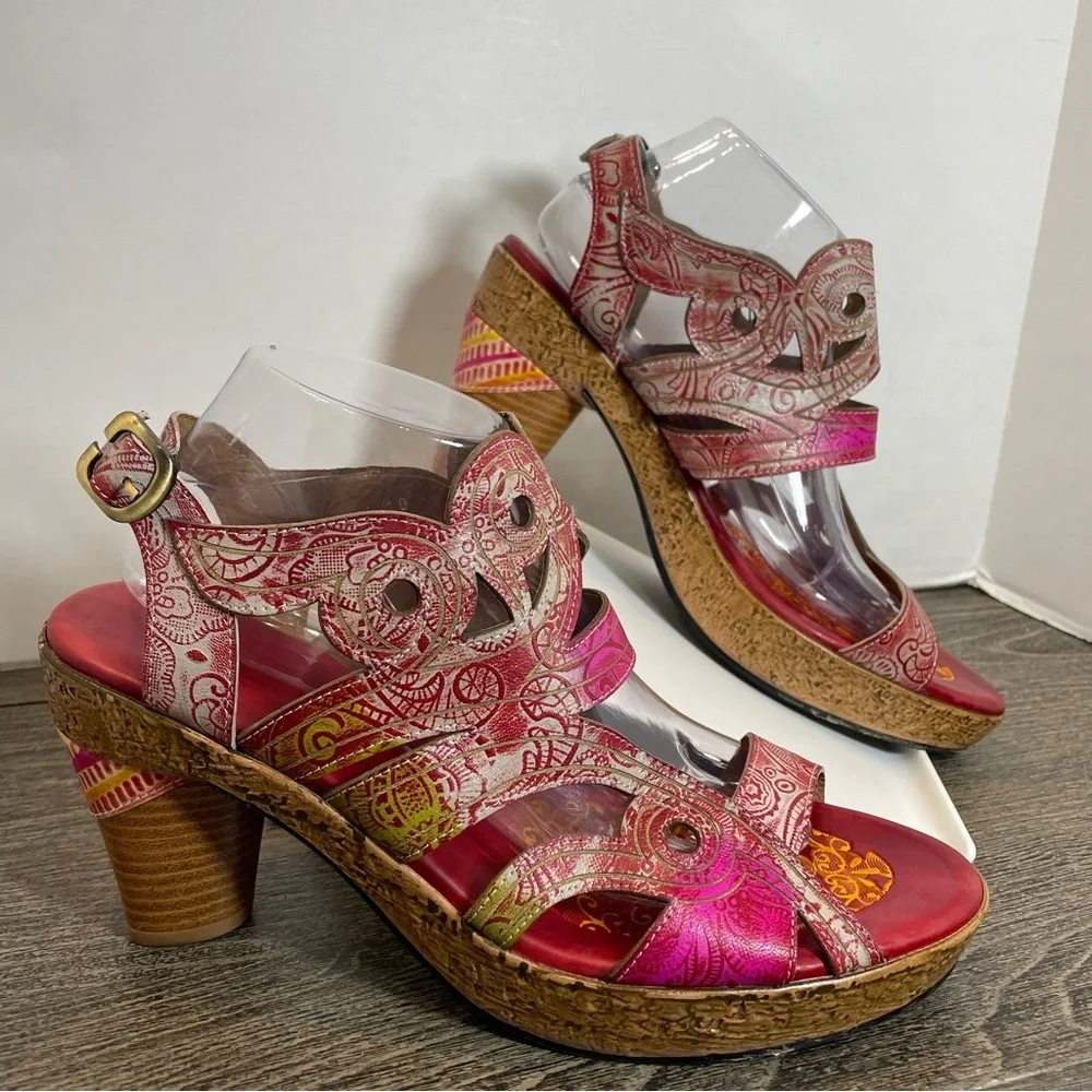 Women’s sandals Boho Chic Block heel.Colorful red. Size 10. Pre-owned.